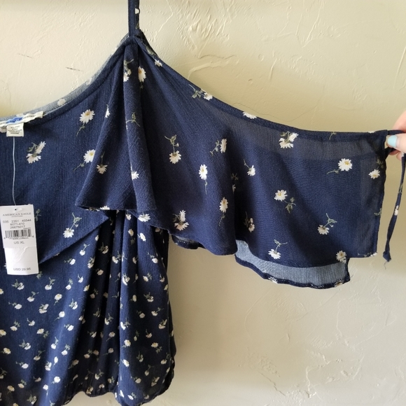 NEW American Eagle Daisy Cold Shoulder Crop Top XL - Picture 2 of 7